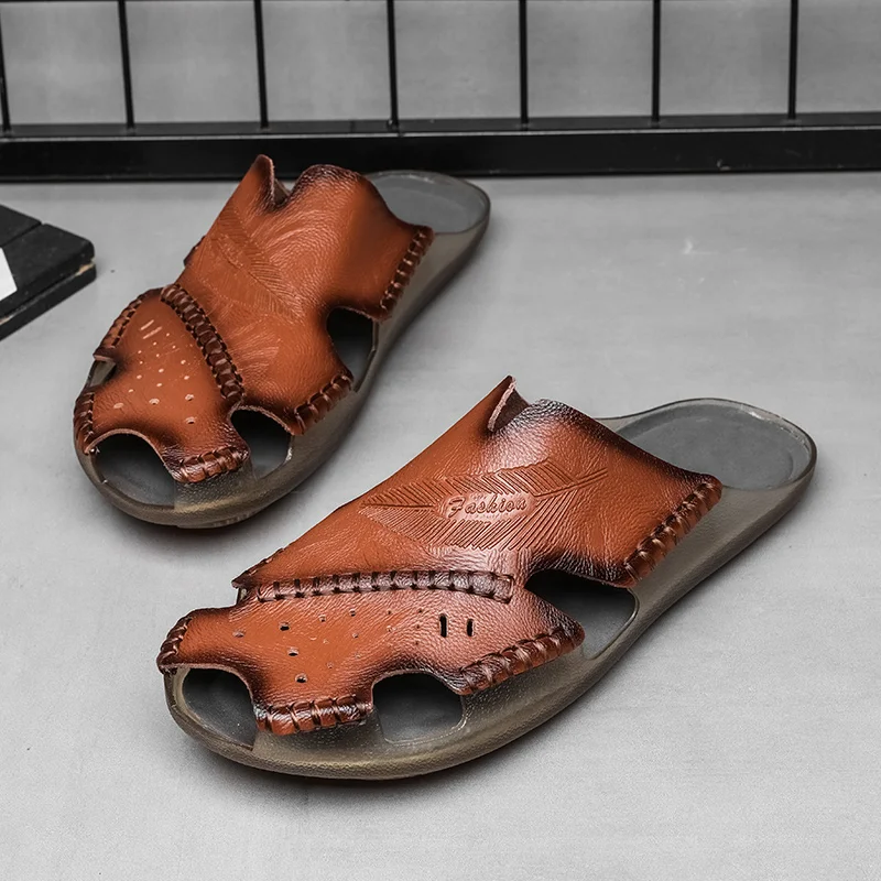 여름 패션 남자의 가죽 슬리퍼 통기성 샌들 남자 신발 Chaussons 새로운 플랫 신발 남자 플립 퍼