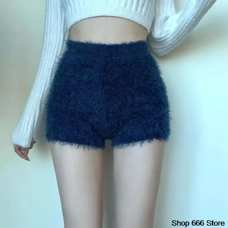 

2024 Fashionable Women's Plush Leggings Sexy Solid Color Shorts Winter High Waisted Slim Fit Warm Shorts Buttocks Wrapped Pants