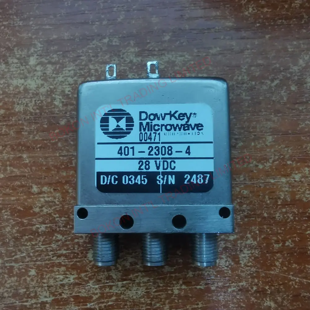 Commutateur à micro-ondes RF à sécurité intégrée, 0 à 18 GHz, 28vdc, 401-2308 SPDT, DC à 18 GHz, 28VDC, 18 ghz, connecteurs SMA 600, 401-2308-4