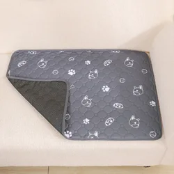 Reusable Absorbent Dog Pee Pad Blanket - Washable Pet Bed Urine Mat and Training Pad - 70x50cm (Grey Bulldog)