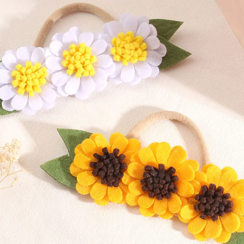 Рисунок 4 - Повязка на голову с подсолнухом для девочек