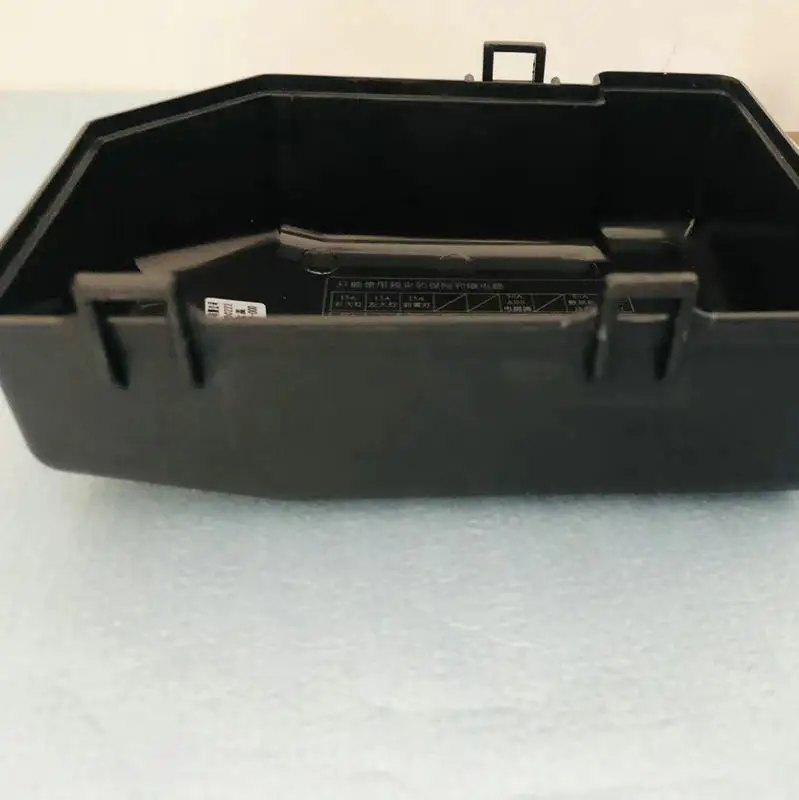 Relay box cover Fuse box cover 36717-63J00 for Suzuki Swift 2006-2013