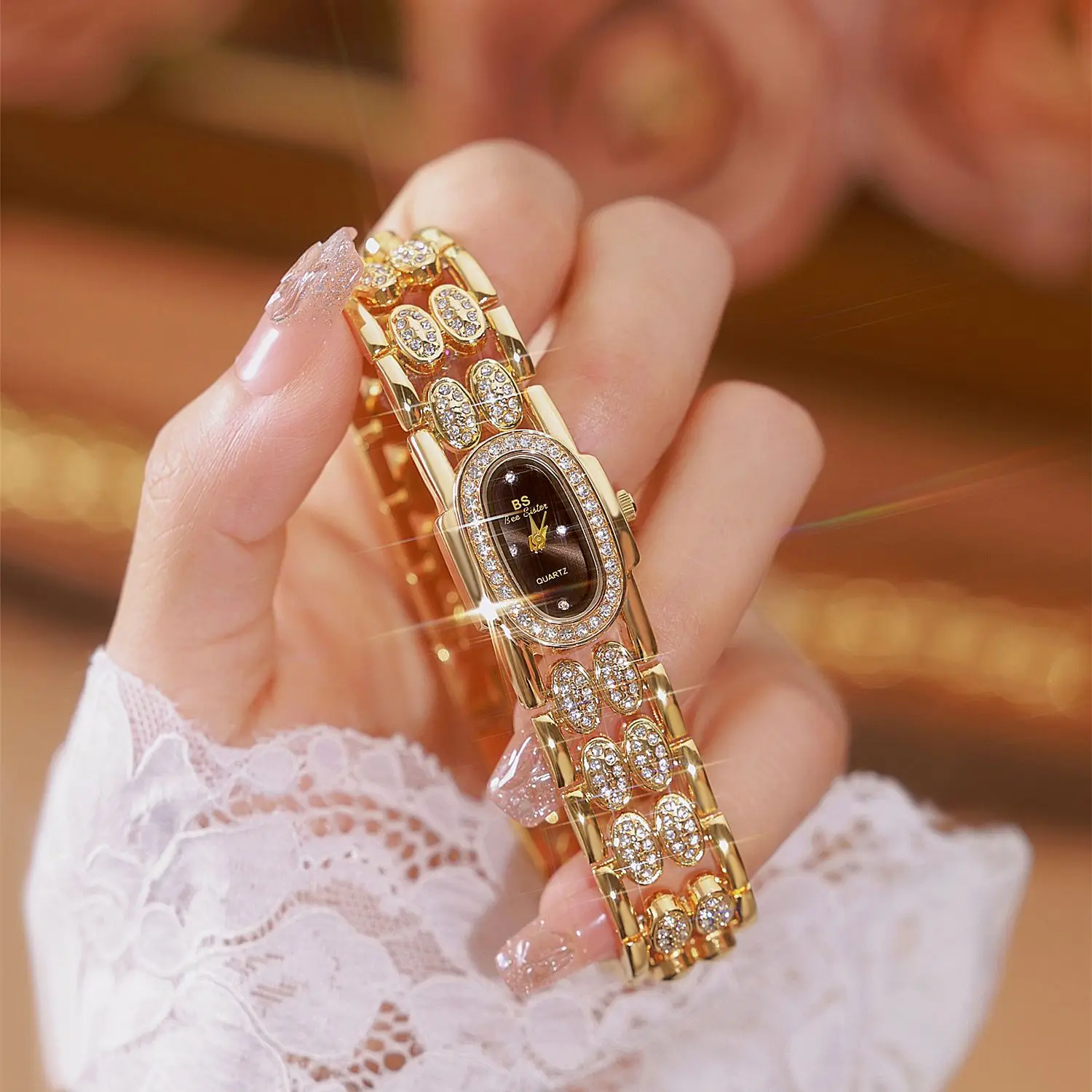 Noble Heart Dial Fashion Watch for Girls (DZ16990) main image 1