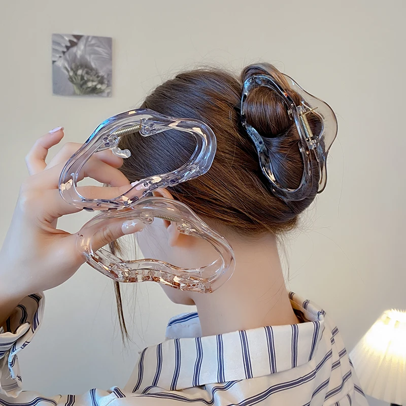 

AISHG Transparent Grab Hair Clips Elegant Women Fashion Large Head Back Shark Cawl Clips Geometry Grip Girls Hair Accessories