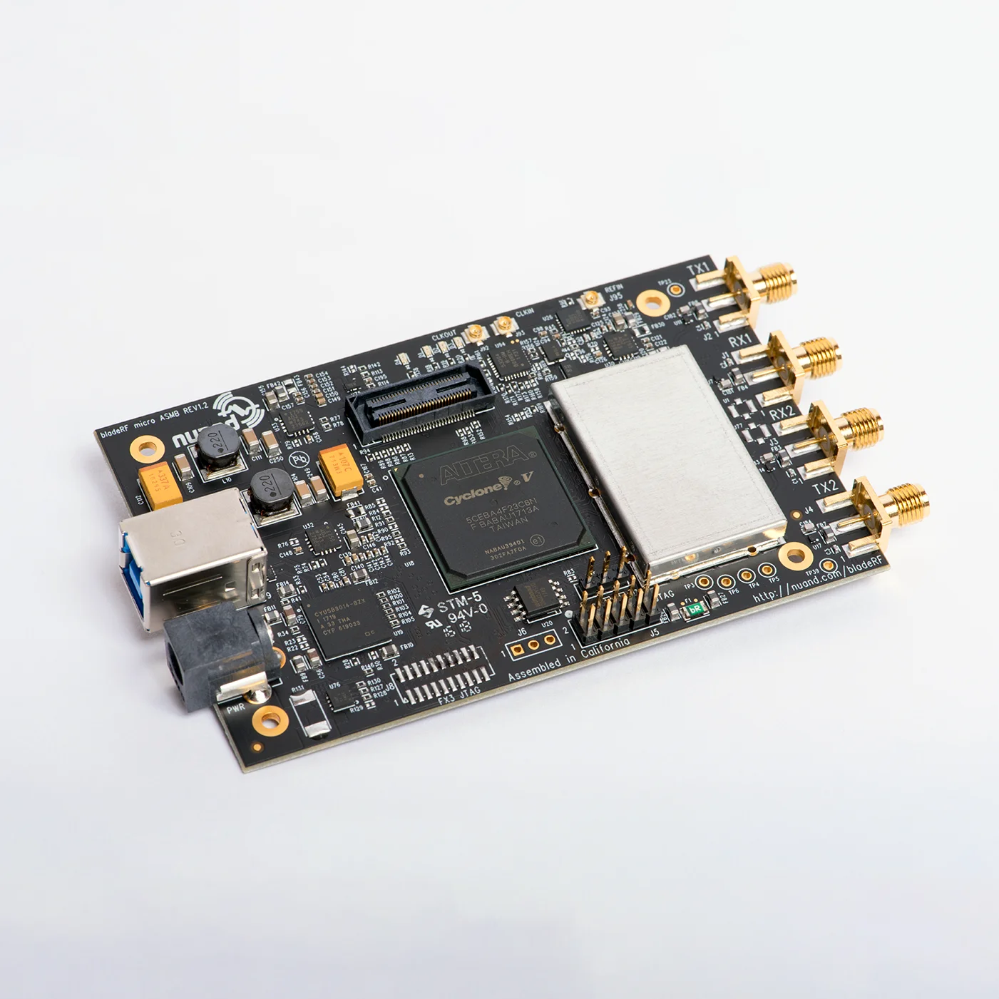 BladeRF 2.0 Micro xA4 Ʈ  
