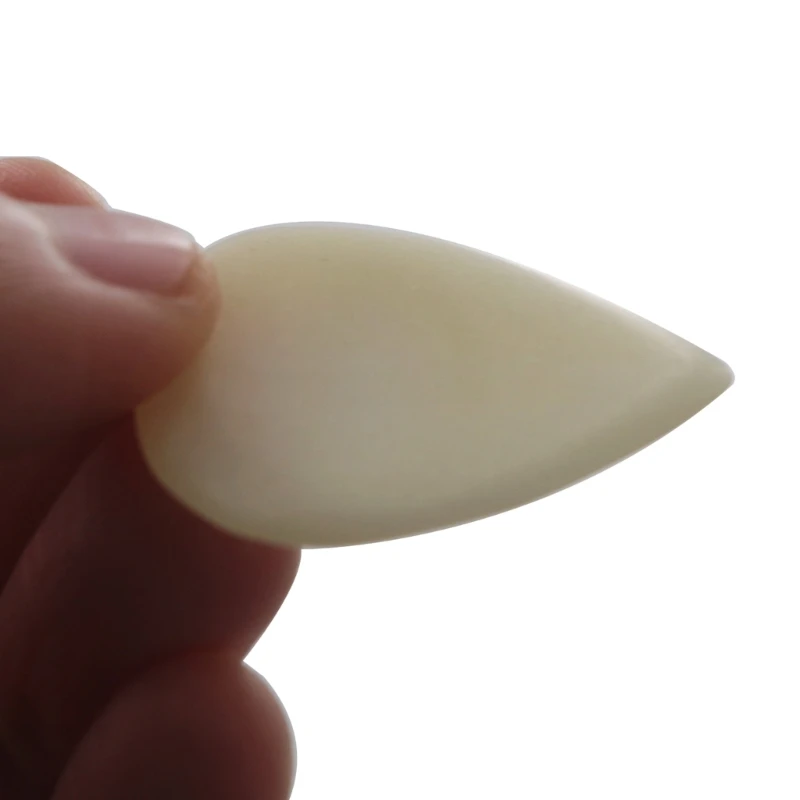 1Pc Guitar Picks 30x33mm Solid Color Ox Bone Guitar Picks Plectrums For Bass Electric Guitar Acoustic Guitars guitar picks