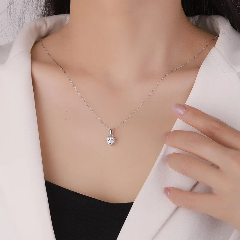Trumium 1ct D Color VVS Heart Moissanite Necklace for Women 925 Sterling Silver Love Pendant Wedding Fine Jewelry Gift for Her