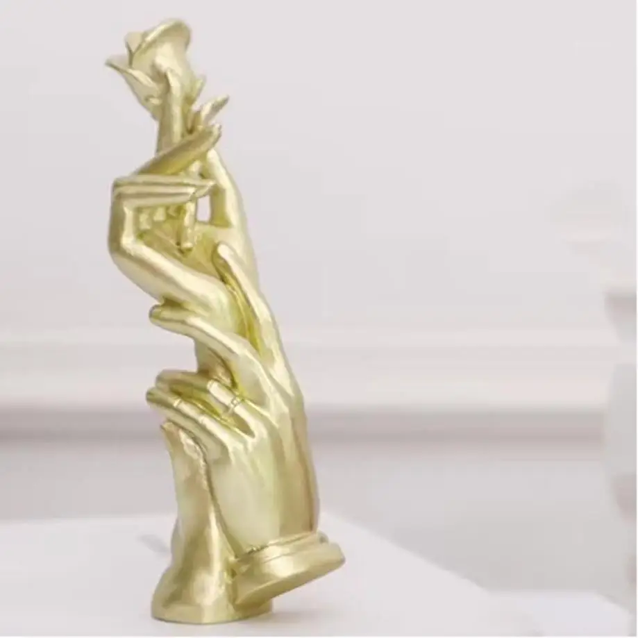 1 Pcs Home Decoration Resin Sculpture Statue Living Room Wine Cabinet Modern Fashion Hand-held Rose Ornaments Golden Crafts Gift