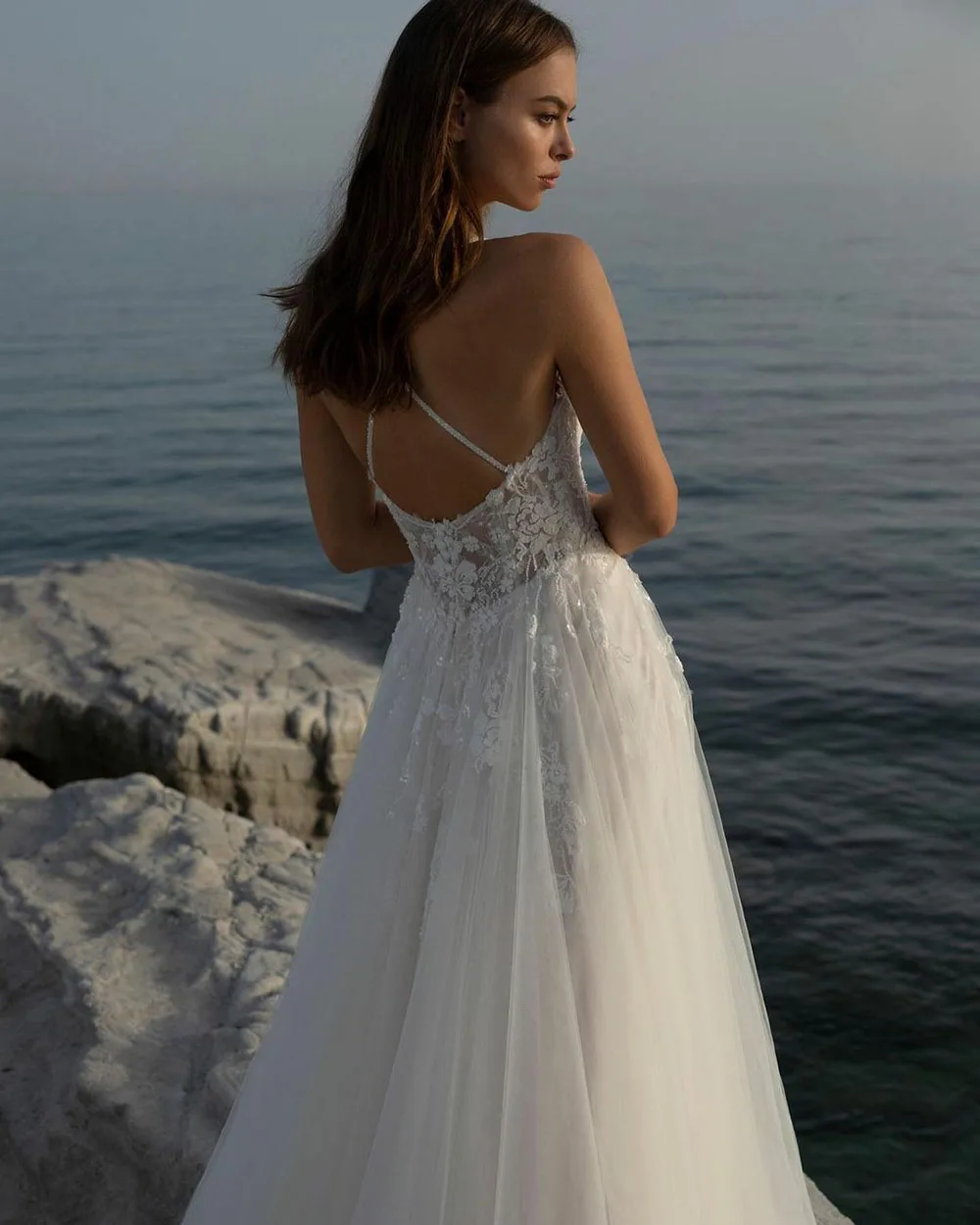 2022 Aviana Boho Lace Appliqué V-Neck Wedding Dress For Women A-Line Sleeveless Tulle Sweep Train Bridal Gown Robe De Mariée winter wedding dresses