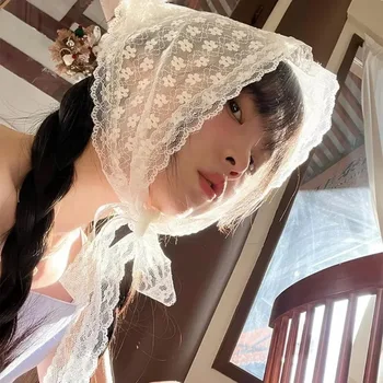 Sciarpa Triangolare Sottile e Traspirante in Pizzo Floreale Bianco, Stile Artistico, Elegante e Delicato, per Viaggi e Fotografia