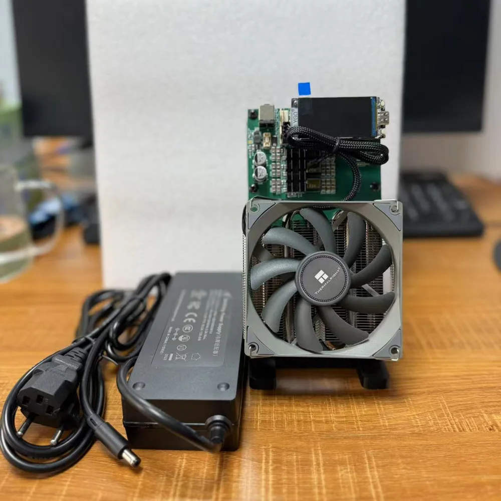 パソコン用??  マイニング用?? ドッキリ用?? Bitaxe NerdQaxe++ 4.8TH/s Bitcoins Miner 4 Pieces BM1370
