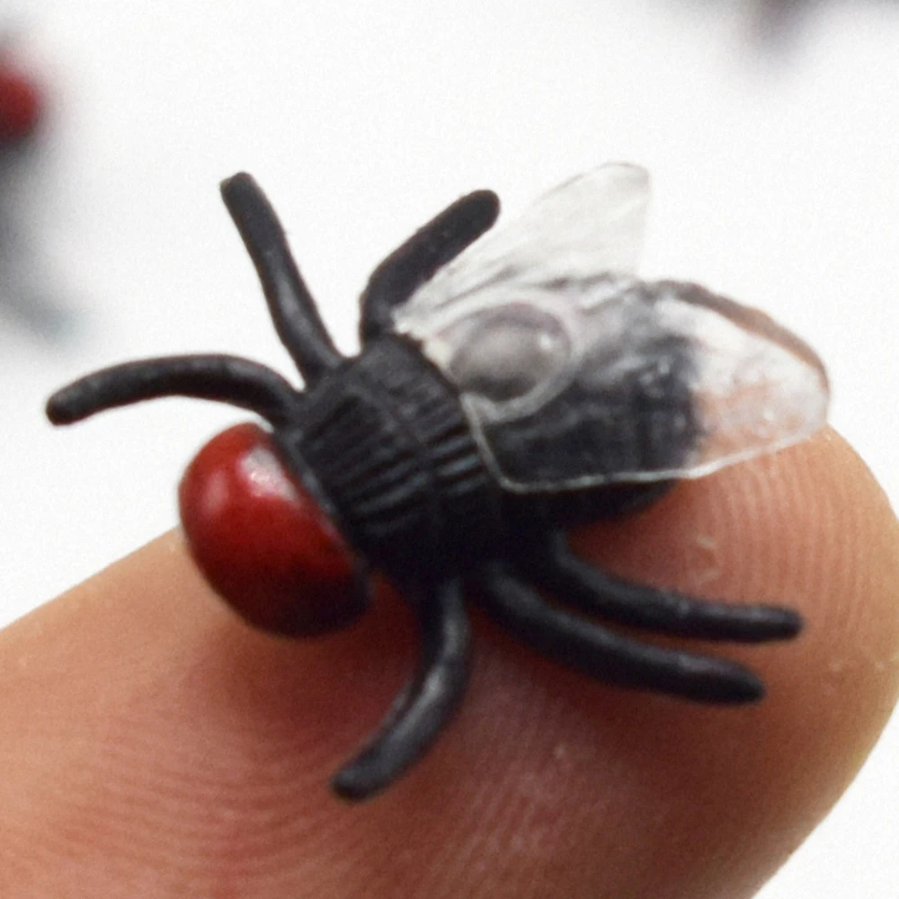 10Pcs Mini Fake Fly Prank Toys Simulation Flies Funny Trick Practical Joke Maker Horror Halloween Decoration Novelty Gag Toys