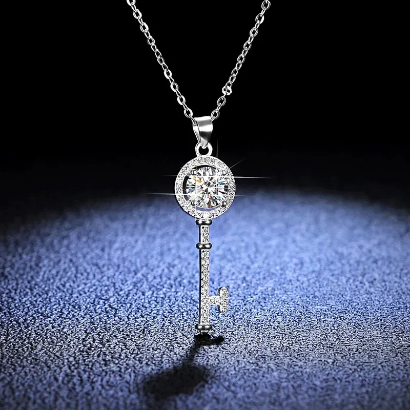 Luxury 18K White Gold Key Necklace for Women-1ct Moissanite Diamond Pendant, Classic Style, Ideal Wedding Gift