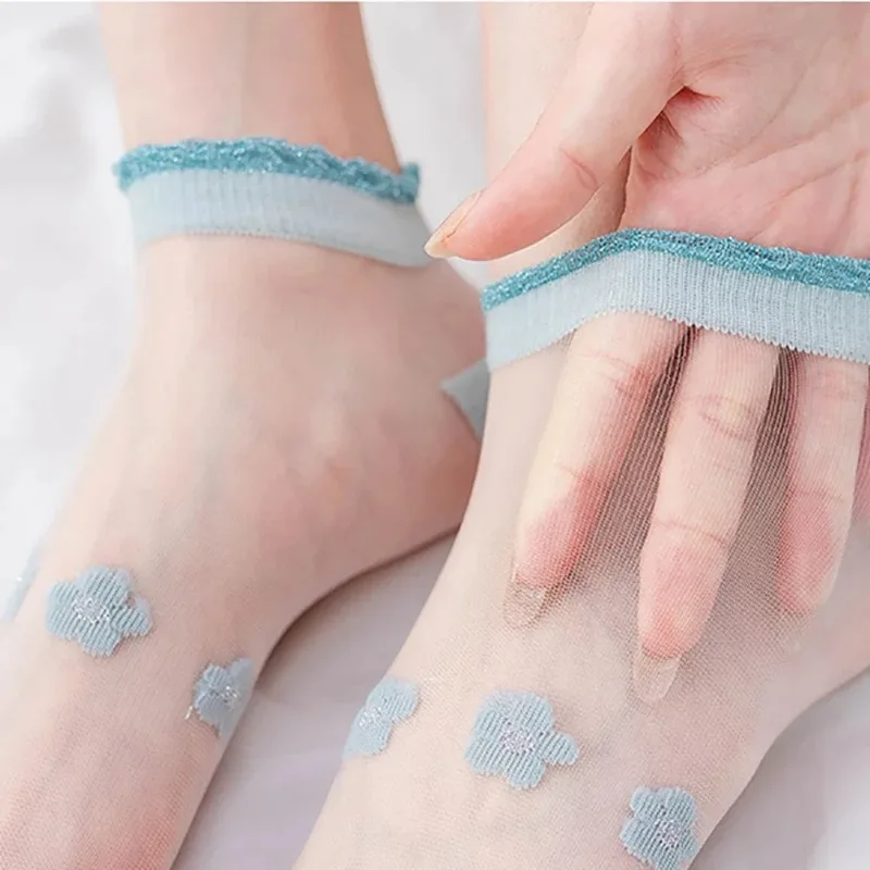 Crystal Silk Boat Socks For Women Silver Silk Lace Small Flower Thin Mesh Transparent Shallow Mouth Invisible Socks For Women