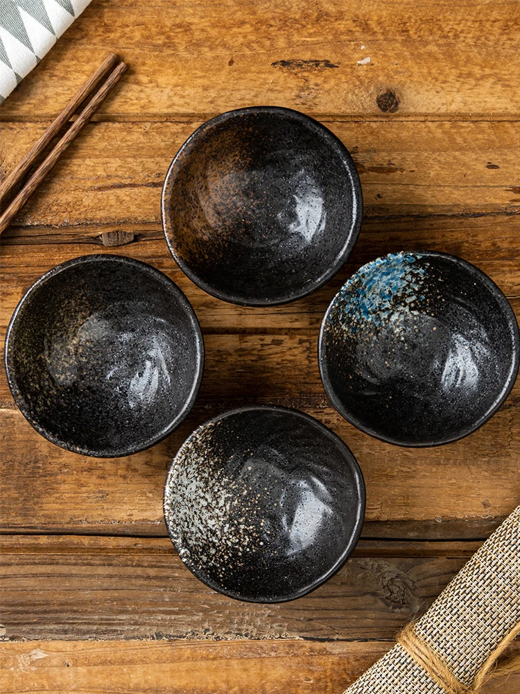 A Set of 4 Ceramic Dishes in Different Colors, Perfect for Soy Sauce, Vinegar, Snack Plates, Sushi, Seasonings, Appetizers