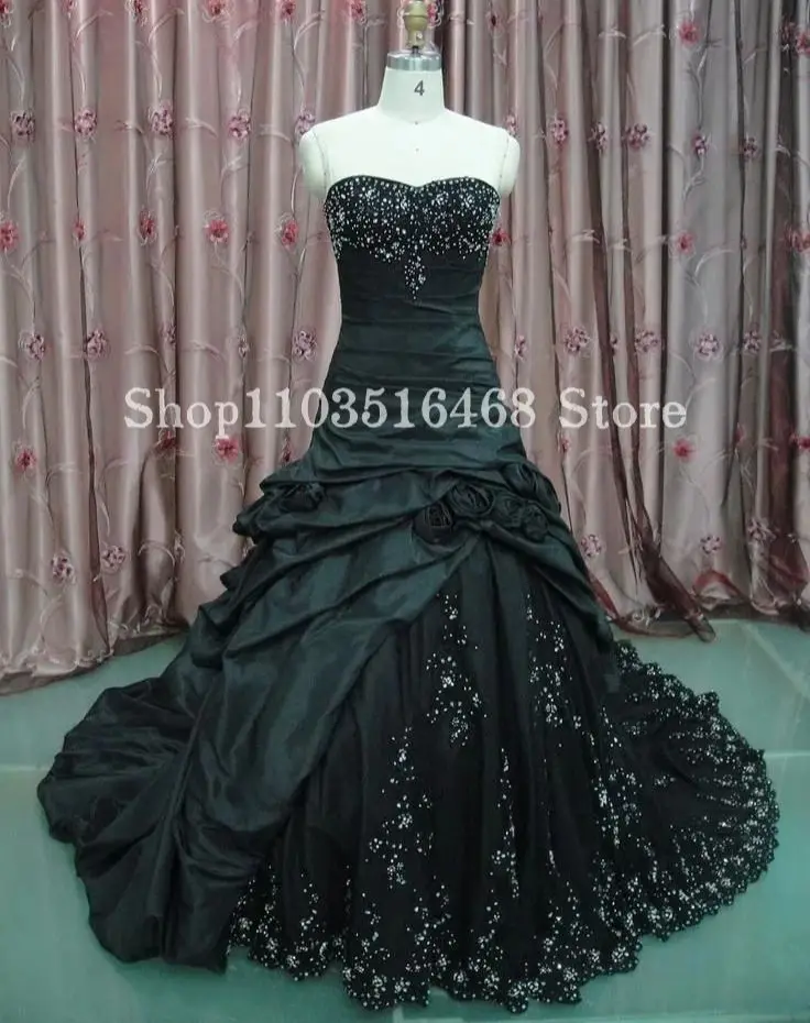 Sheath with statement sleeves