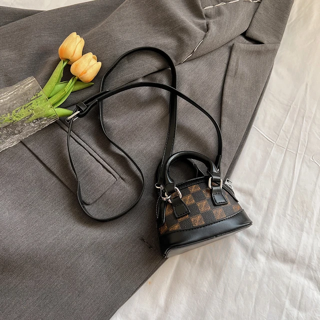 세련되고 실용적인 숄더백: 고급스러운 품질과 합리적인 가격의 완벽한 조화