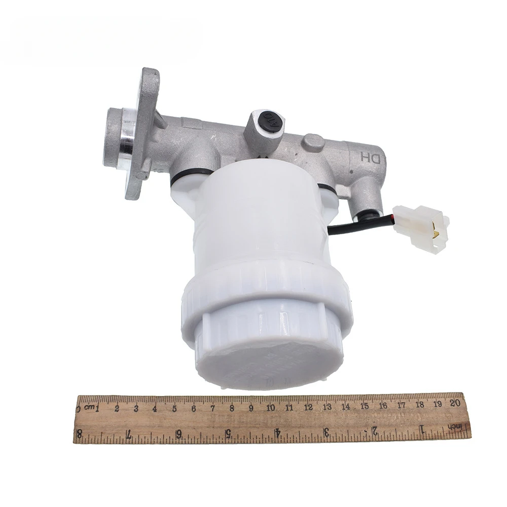 Suitable for Mitsubishi Pajero 1990-2003 6G72 4G64 Brake Master Cylinder MB618717/MB699830