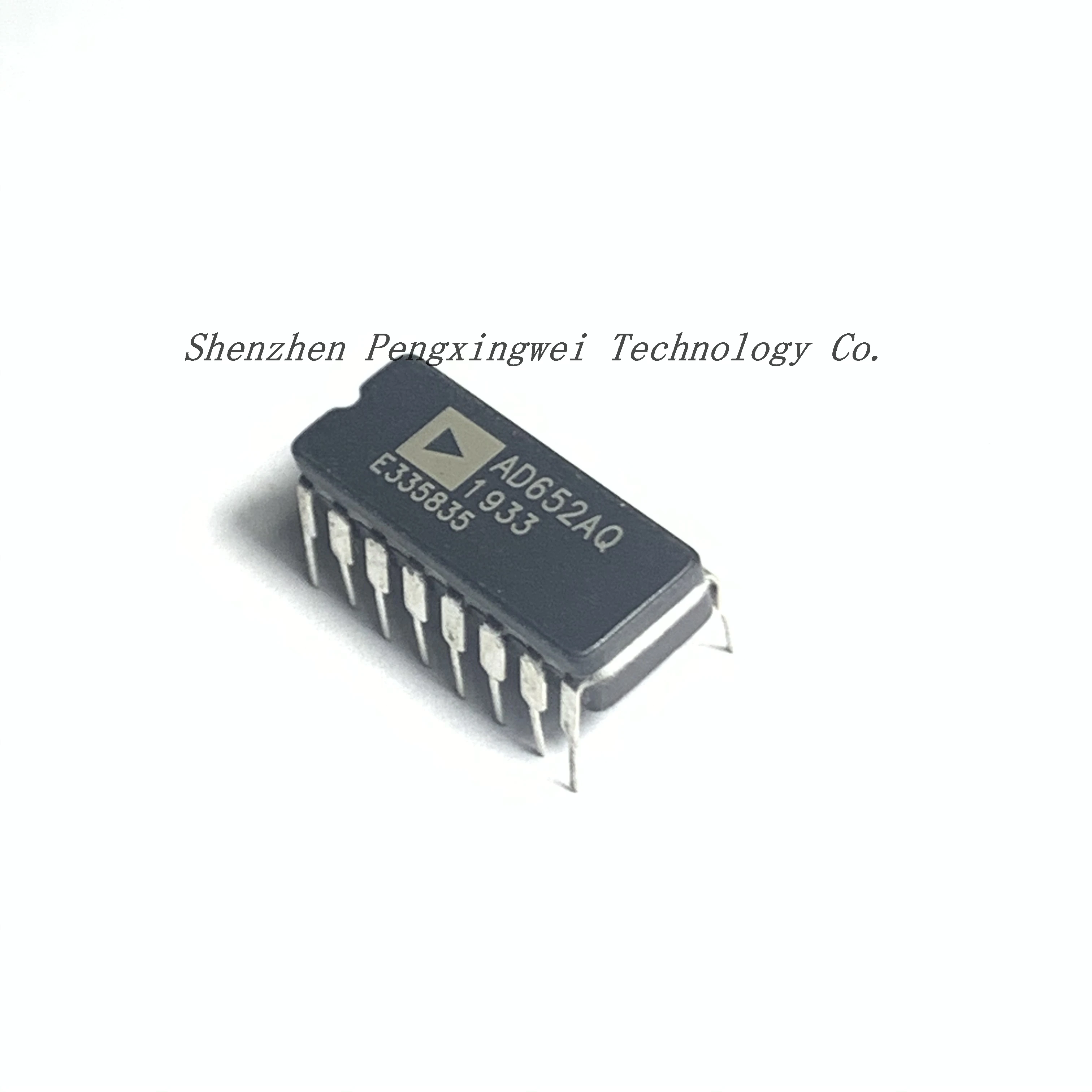 

AD652AQ AD652A AD652 AD 652AQ 100% NewOriginal CDIP-16 V/F and F/V converter chips