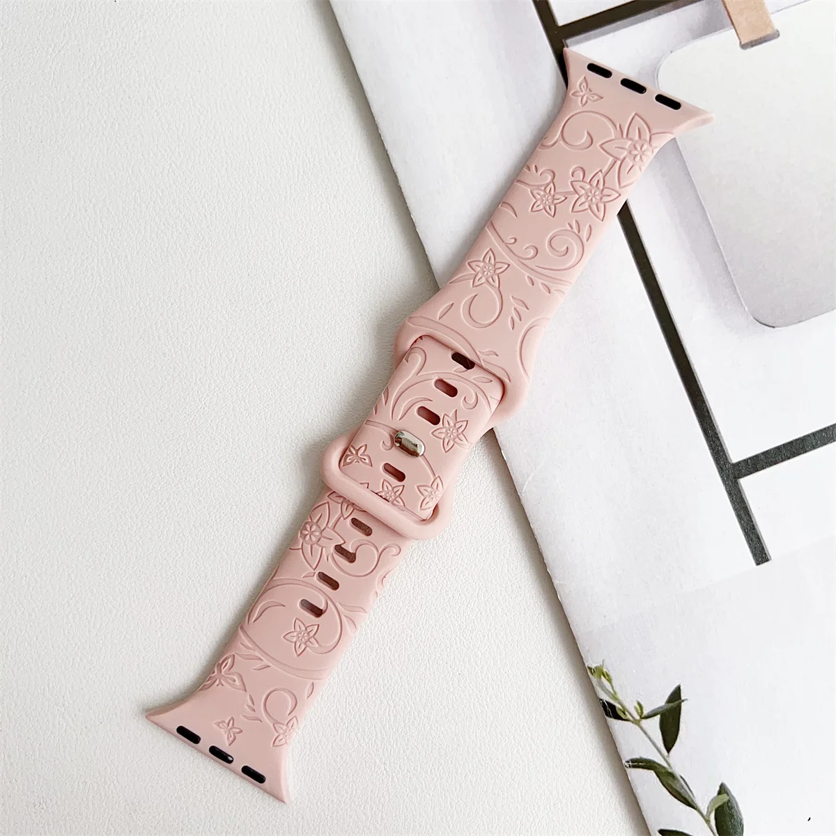 Watch Band For iWatch 42/44/45/49mm 38/40/41mm Silicone Fashion Watch Strap for Watch Series Ultra2 Se 9/8/7/6/5/4/3/2/1_voghion.com