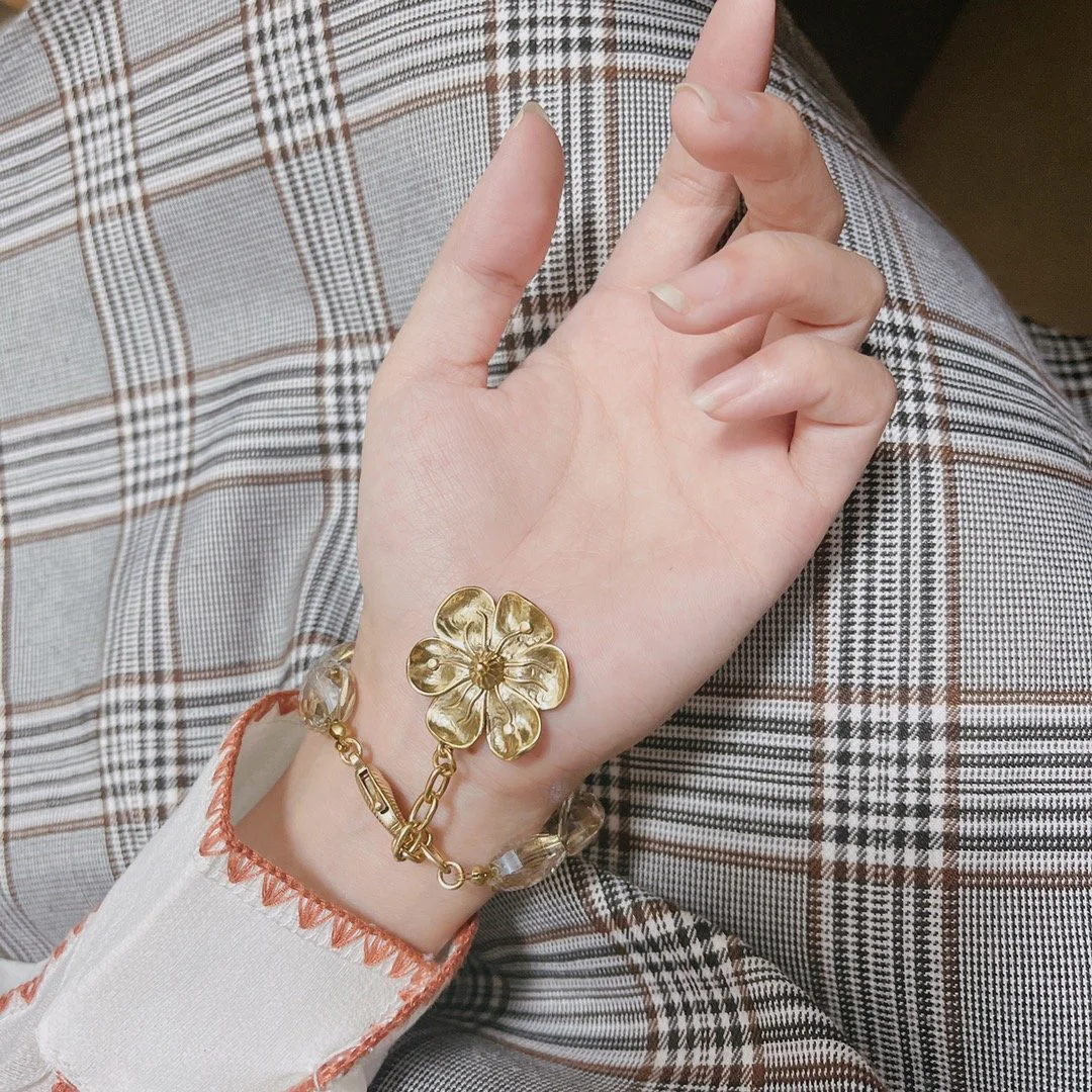 2022 Brand Crystal bracelet with flower at the end Bracelet  Mobile, Platinum And Rose GoldJewellery