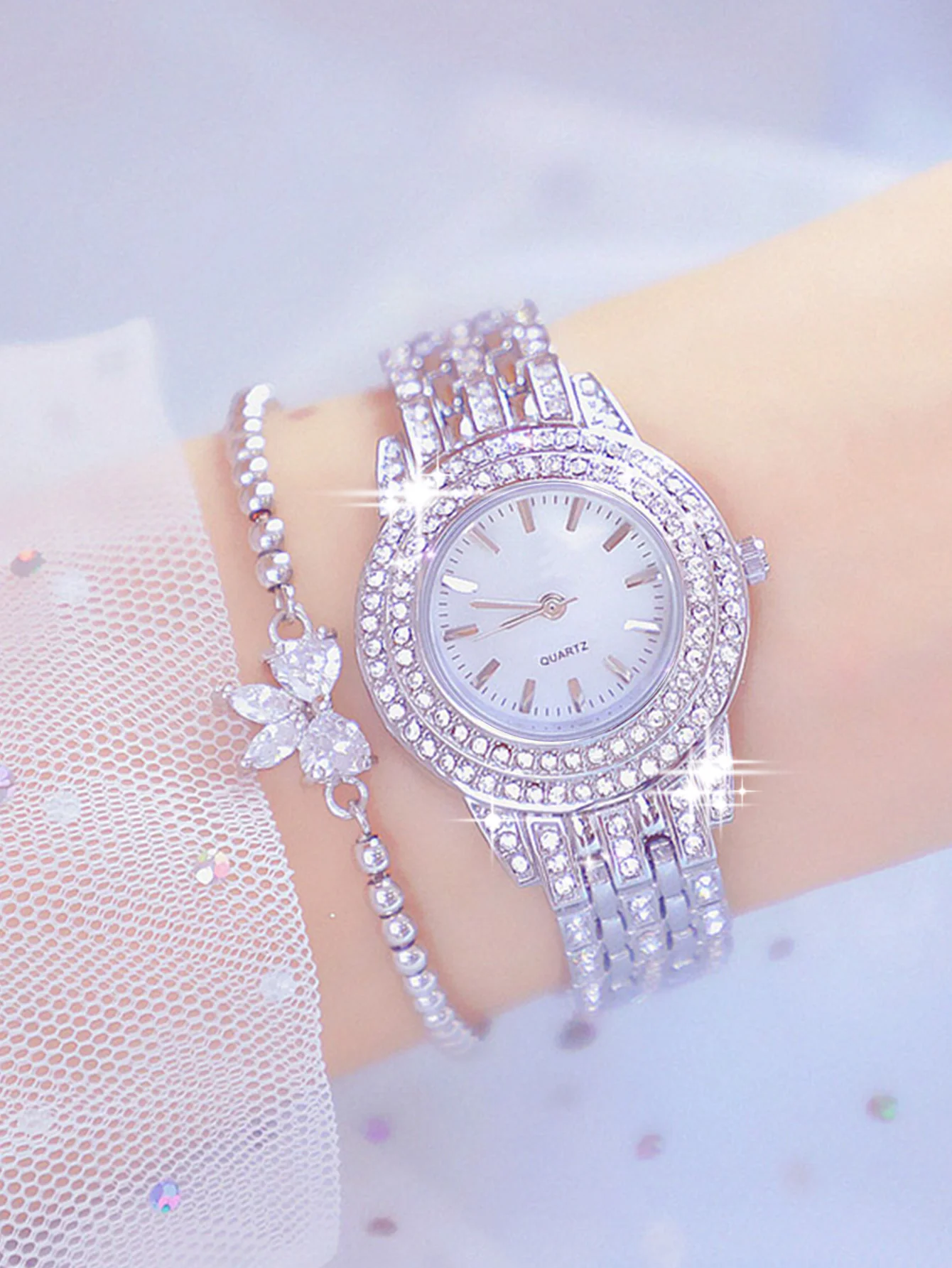 2pcs Fashionable Diamond Studded Real Nail Scale Alloy Set Quartz women watches FOR WOMEN'S