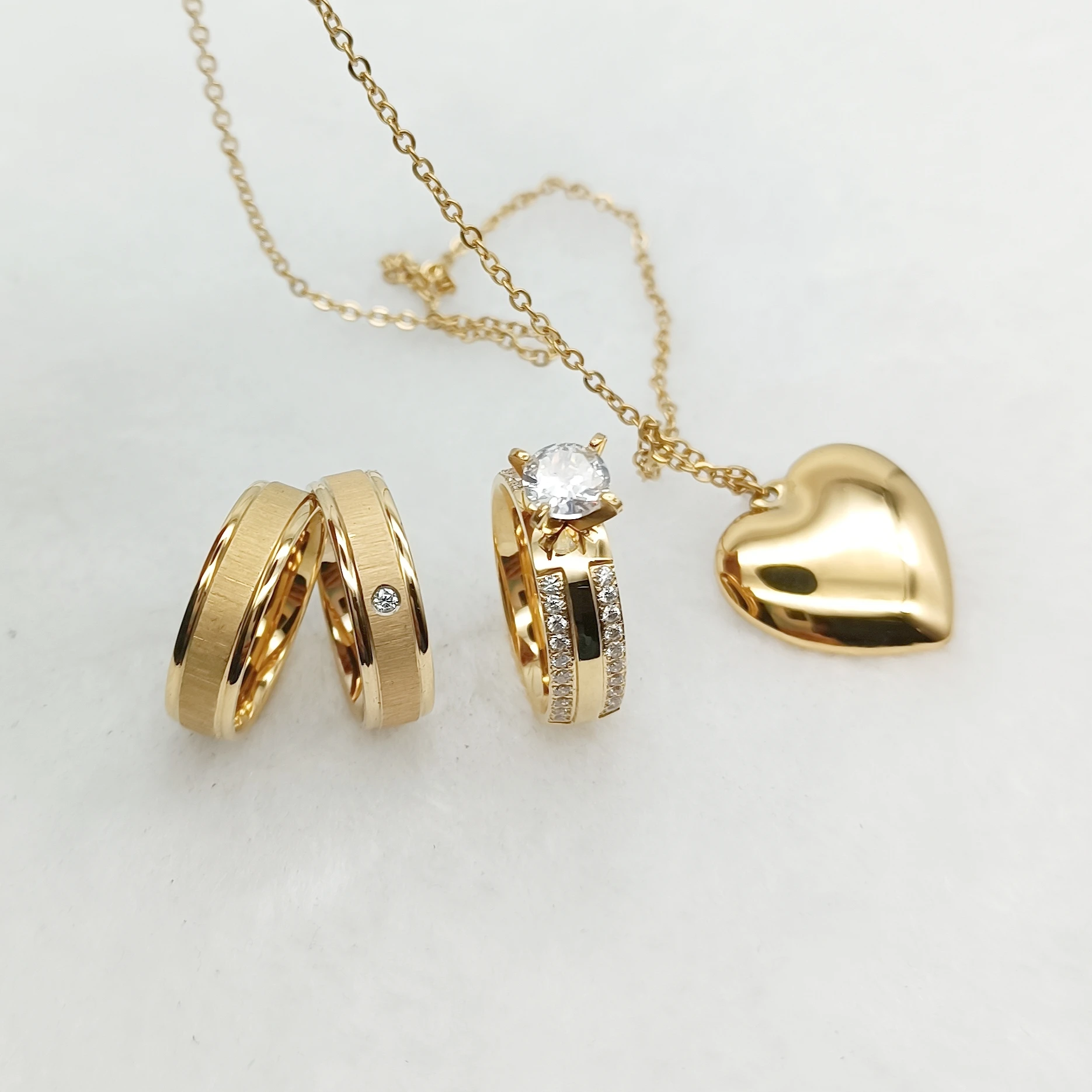 

Cz Diamond Wedding Ring Women Designer Bridal Sets Couples Alliances 24k Gold Plated Jewelry Pendant Necklace Ring