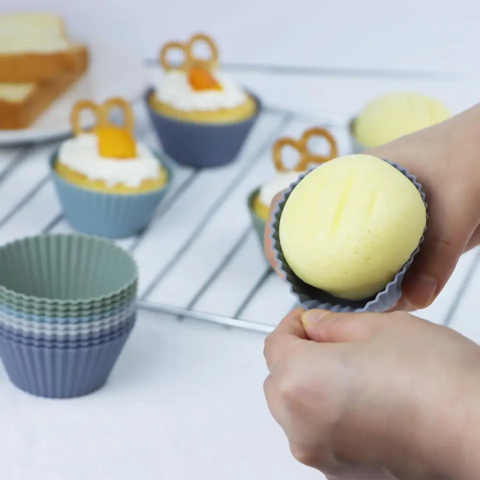 Stampi per muffin, Set di 24 Stampi in Silicone per Dolci Antiaderenti e Riutilizzabili, Mini Pirottini Muffin per Muffin, Cupcake, Ciambelle, Budini