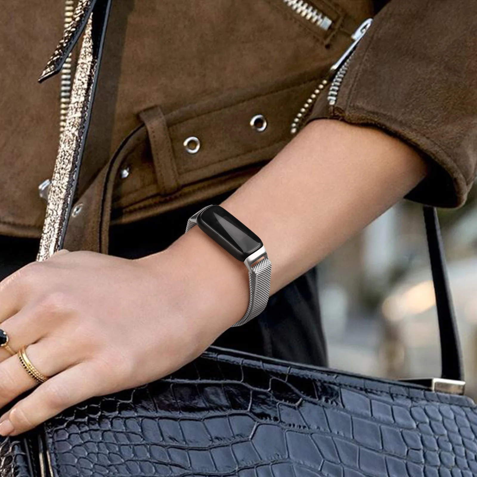Рисунок 6 - Металлический ремешок для наручных часов Fitbit Luxe