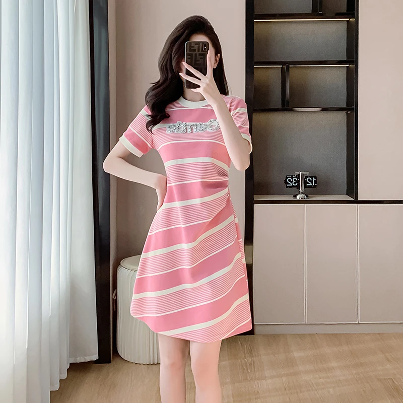 

Striped casual dress for women's summer new style with a slim waist and a slim temperament. Short skirt with a small stature