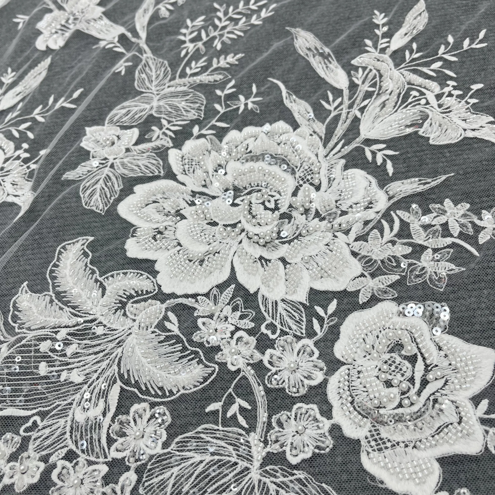 Exquisite Floral Pattern Sequins Beads Embroidery High-Grade Private Customized Wedding Lace Fabrics