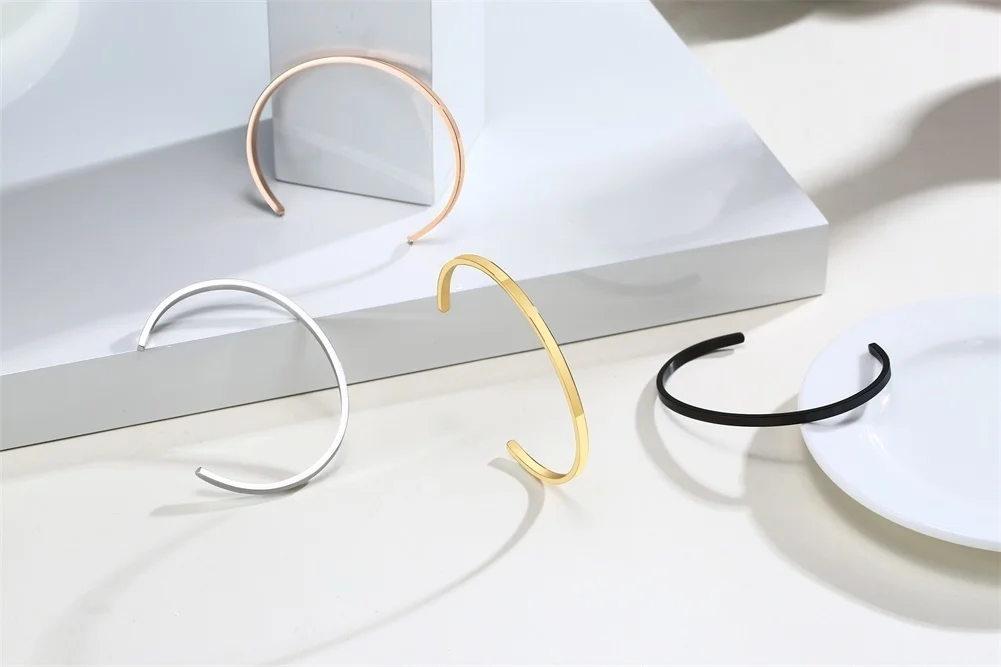 Vnox Dropshipping Maßgeschneiderter einfacher klassischer Armreif für Männer und Frauen, glänzendes Edelstahl-Manschettenarmband, personalisiertes Namensgeschenk – Detail 20