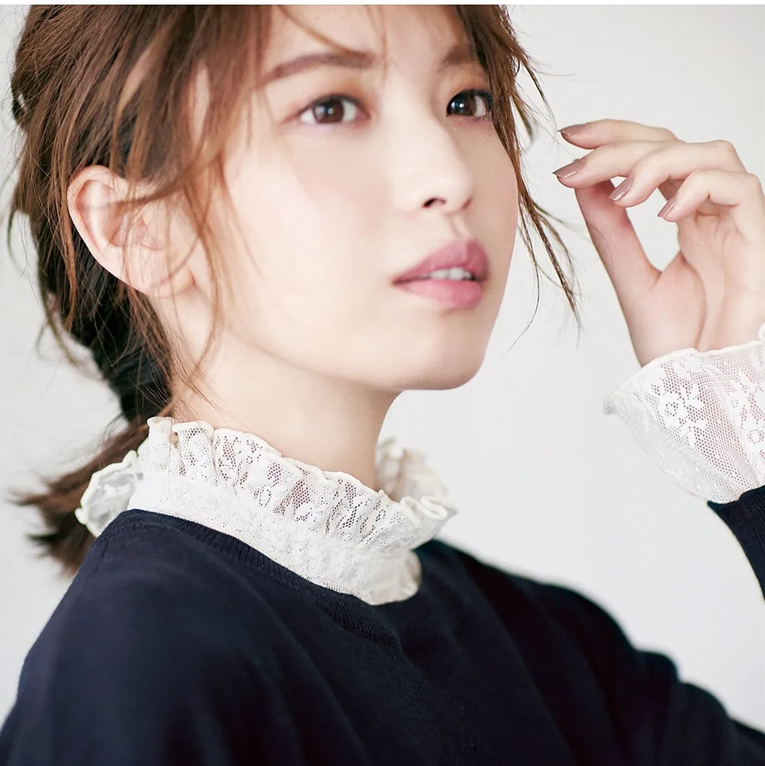 

Linbaiway Lace Fake Collar Women Blouse False Collar Ladies Chiffon Lapel Detachable Collar Female Decorative Sweater Collar