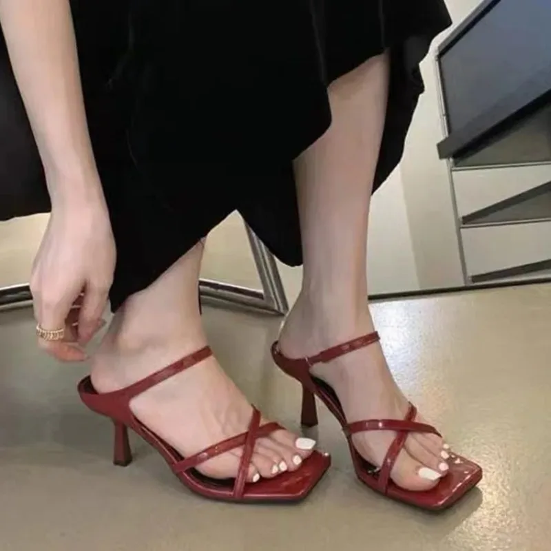 여성용 슬림 힐 슬리퍼, 프렌치 스타일, 패션, 인터넷 유명 스퀘어 헤드, 하이힐 샌들, 새로운 디자인, 2024 여름 신상