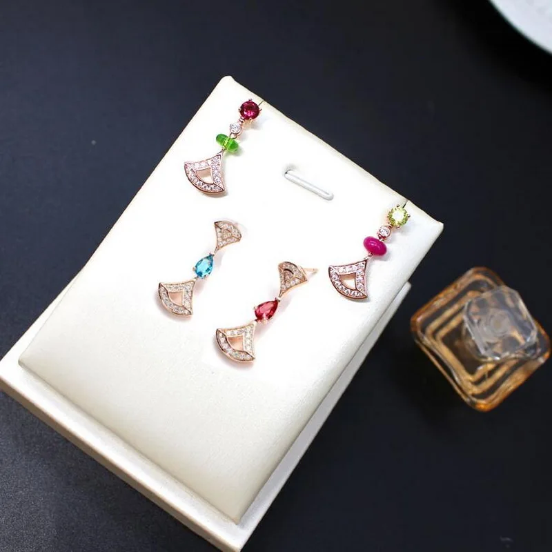 

Дизайнерская коллекция, высококачественные ювелирные изделия для женщин, женские Висячие серьги-гвоздики с золотым покрытием