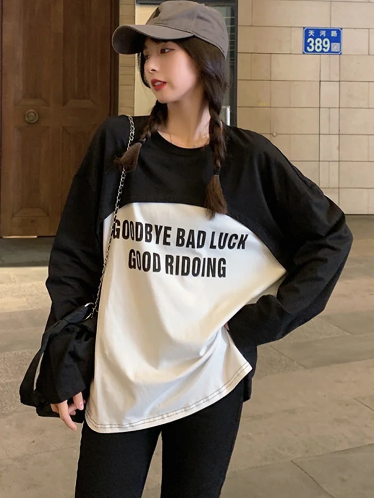 

Women Long Sleeve t shirt Harajuku Black and white patchwork fake two-piece T-shirt Casual Letter Print Top Oversized Streetwear