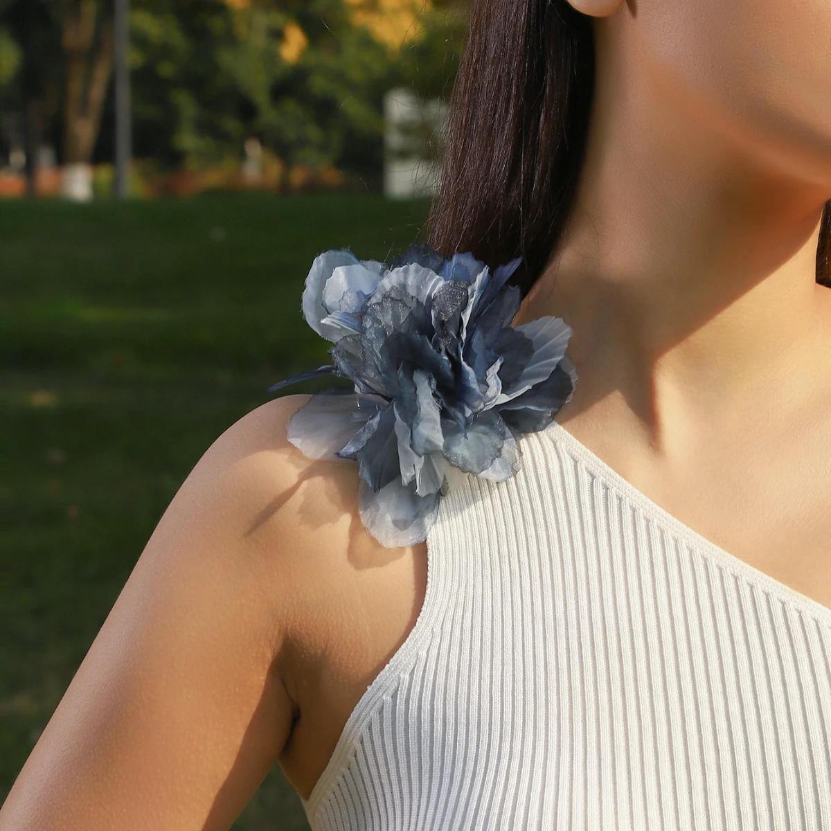 14CM Korean Fashion Fabric Flower Big Brooch for Women Delicate Handmade Lapel Pins Lady Party Wedding Cloth Jewelry Accessories