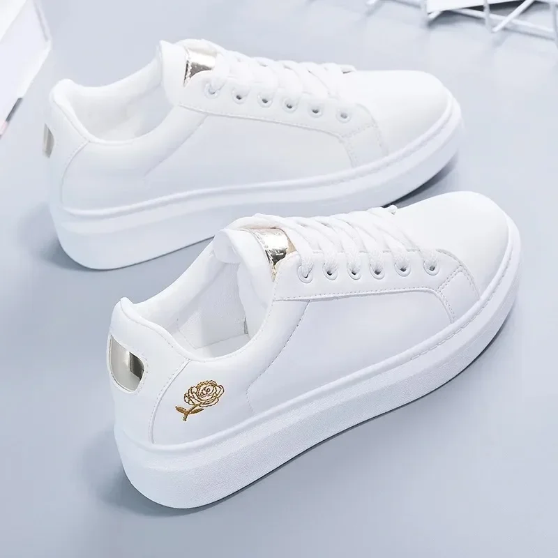 2023 New Fashion White Breathable Women Running Shoes Spring Autumn Embroidered Flower Lace-Up Casual Sneakers Zapatos De Mujer