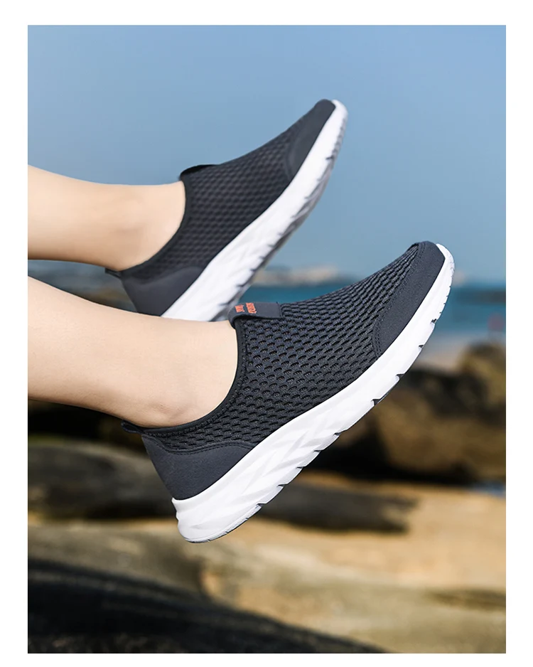 Lightweight Slip-On Shoes for Summer, Large Mesh Breathable Men's Shoes, Ultra-Light Soft-Soled Sports Shoes