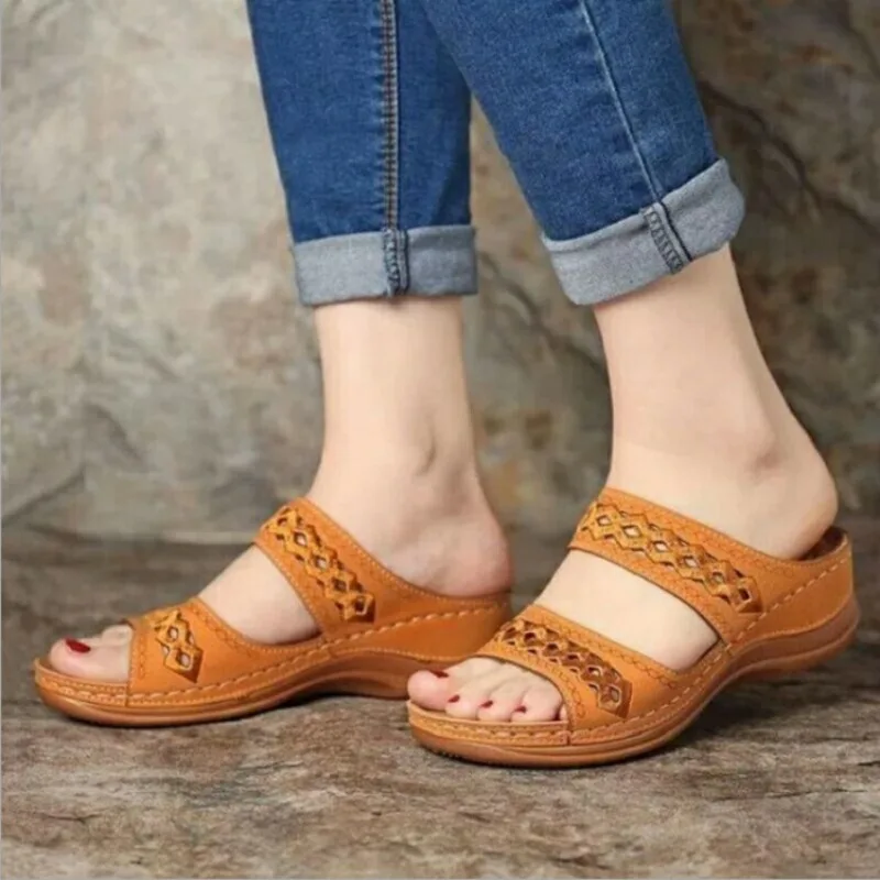 Retro Hollow Out Thick-Heeled Sandals Women Summer Lightweight Casual Slippers Woman Plus Size Outdoor Platform Sandles