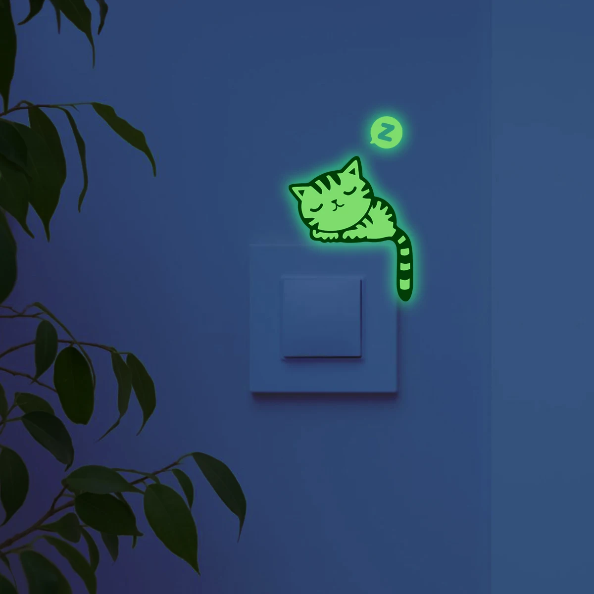 1pcs cartoon animal sleeping cat pattern glow-in-the-dark switch stickers, can be peeled and pasted indoor decoration stickers