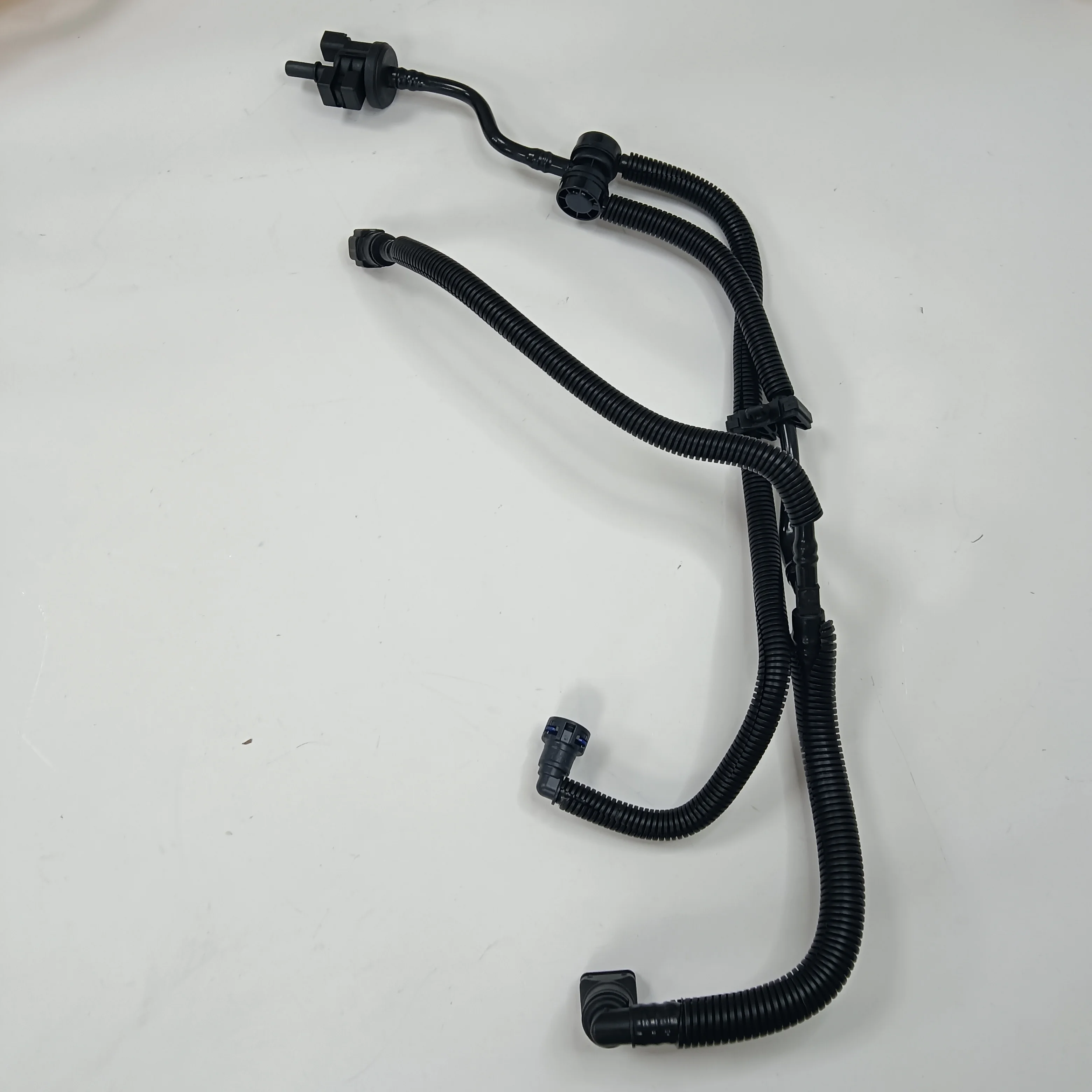 DG9Z-9D289P Car Accessories Engine Systems Fuel Vapour Separator For Ford Lincoln Fusion