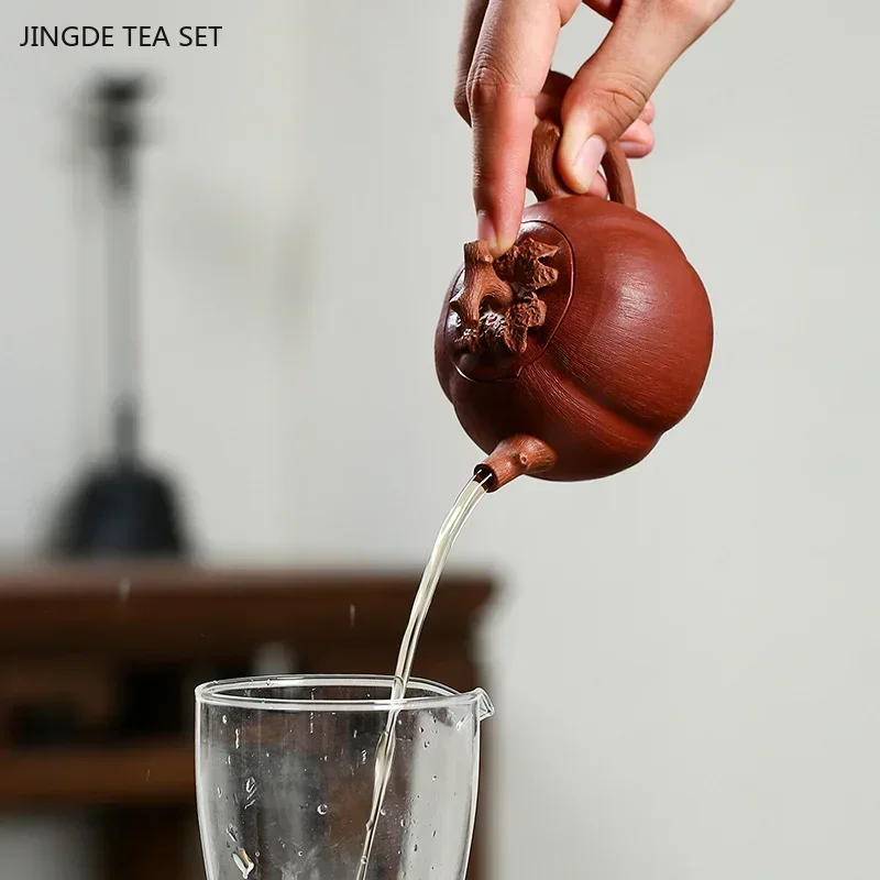 1pc 140ml Yixing Purple Clay Teapot Famous Handmade Raw Ore Filter Teapot Persimmon Shape Beauty Tea Infuser Home Zisha Tea Set