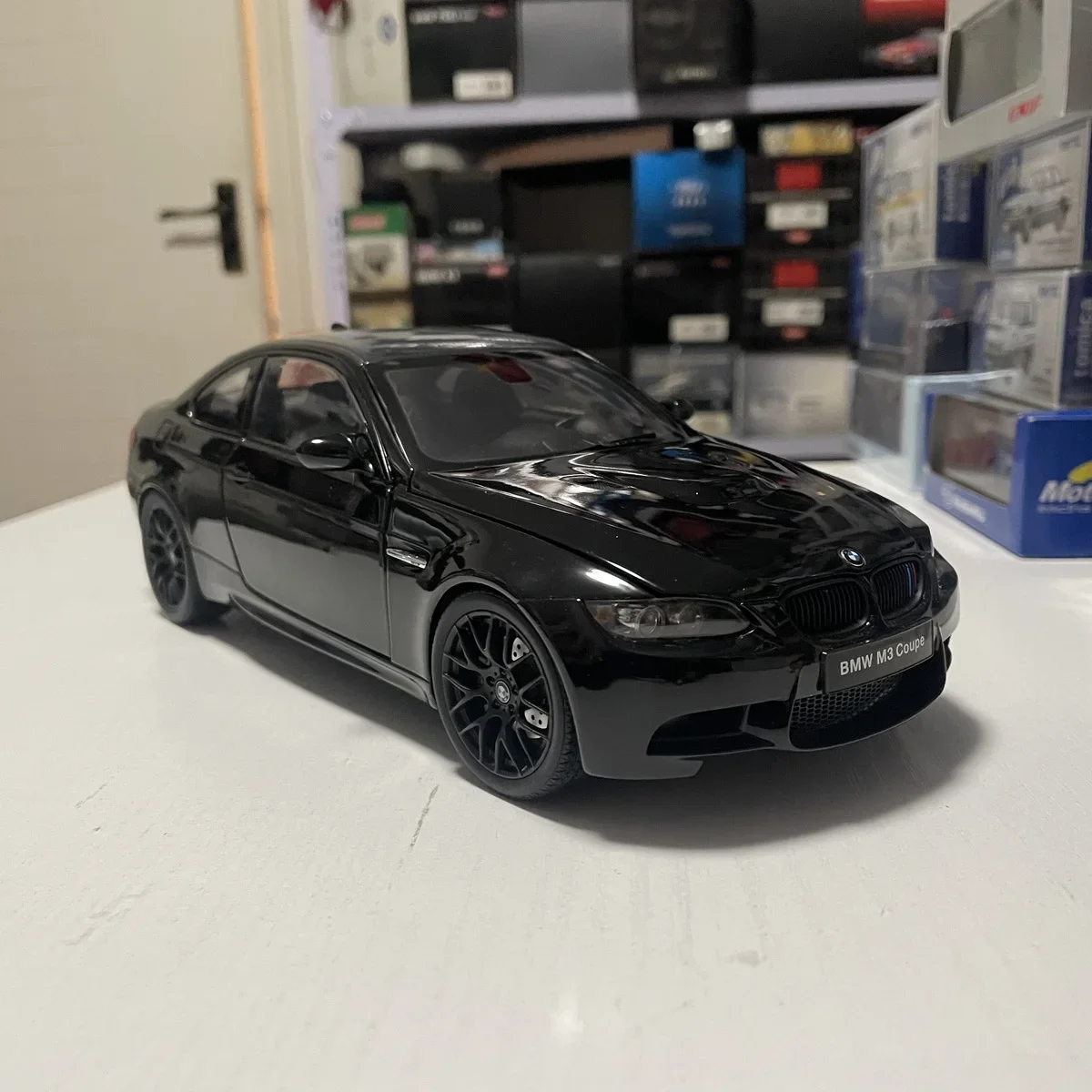 Kyosho Die-cast 1:18 Scale BMW M3 E92 COUPE Black Simulation