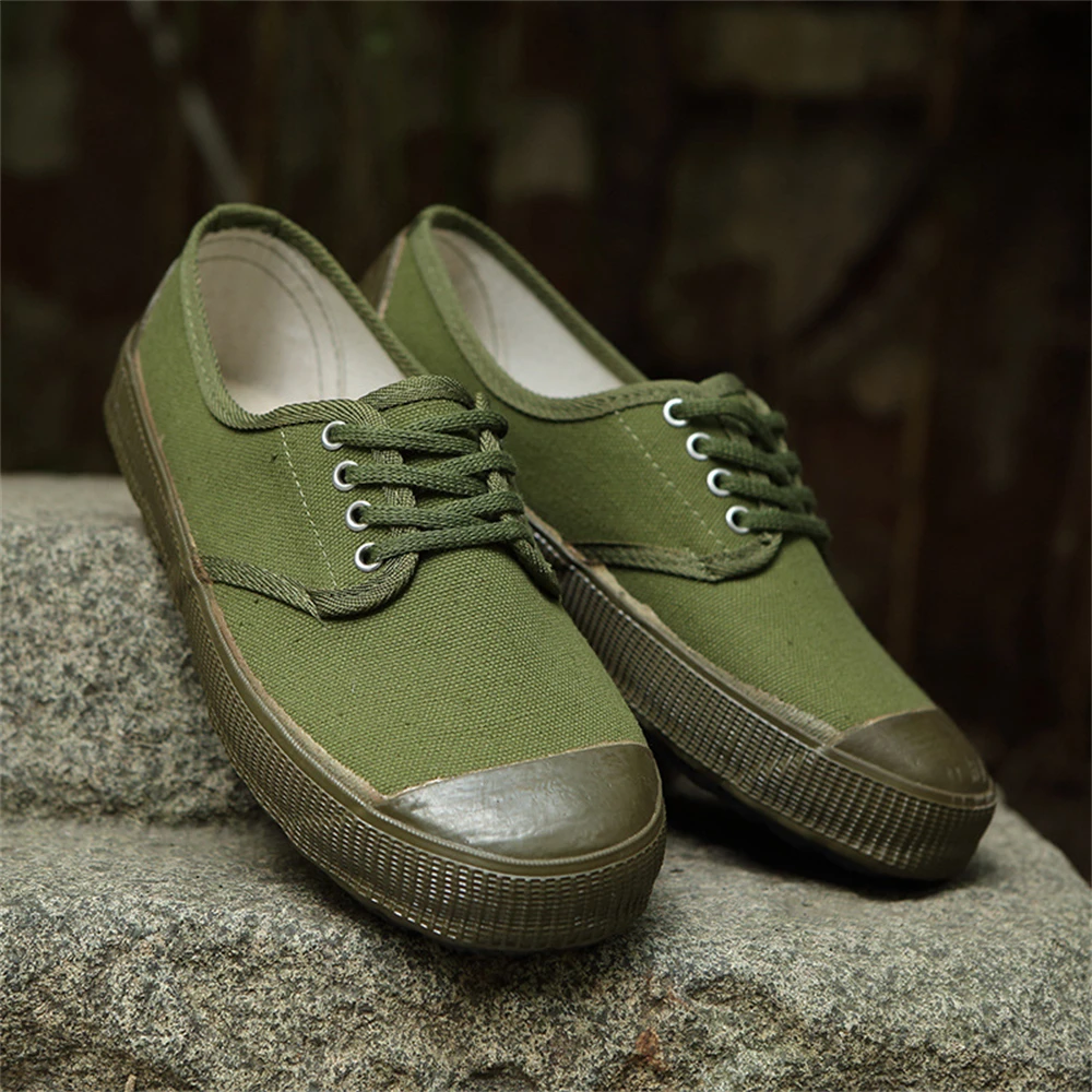 pair Chinese Red Army Liberation Shoes Vintage Men Spring Autumn