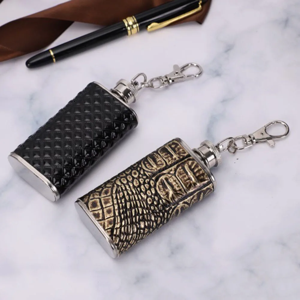 Description Picture 4 of item1/2 Oz Stainless Steel Hip Flask With Keychain Portable Pocket Hip Flask Alcohols Whiskey Hip Flask Drinkware