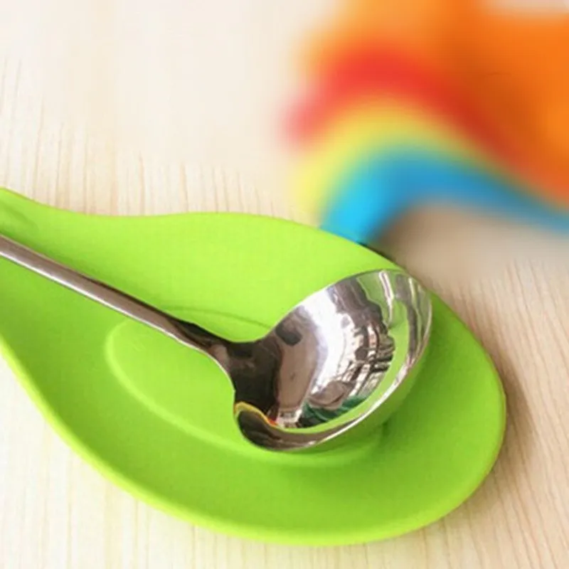 Silicone Insulation Spoon Shelf Heat Resistant Placemat Drink Glass Coaster Tray Spoon Pad Eat Mat Pot Holder Kitchen Tool