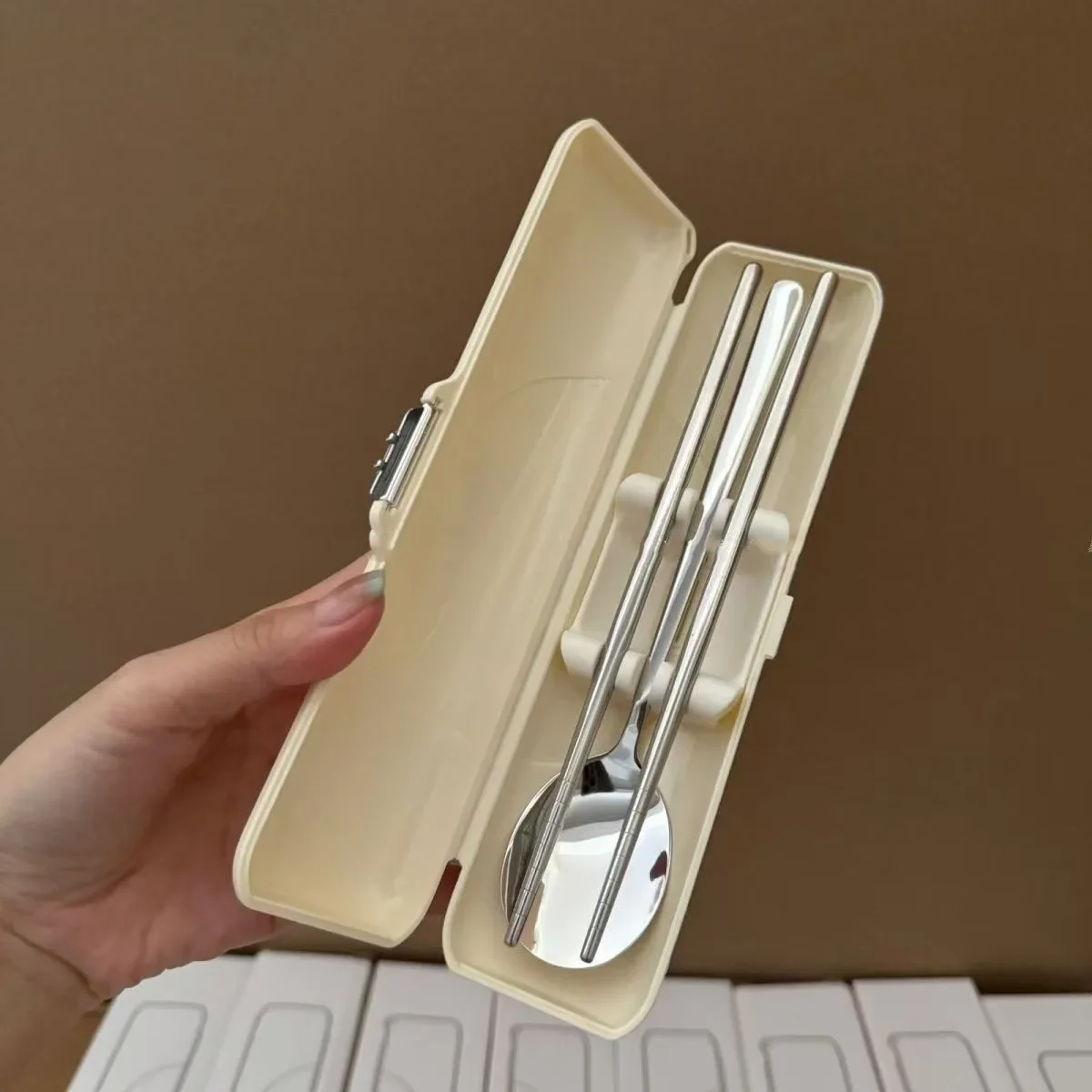 Ensemble de couverts en acier inoxydable avec cuillère, fourchette, baguettes, boîte de rangement, cadeau, ensemble de couverts portables pour voyage, extérieur, camping, école_voghion.com