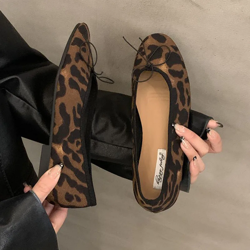 2024 Summer Leopard New Brand Women Flat Shoes Fashion Leopard Print Ladies Elegant Shallow Slip On Soft Ballerinas Shoes 5