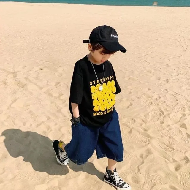 아동용 흰색 티셔츠: 여름을 위한 편안한 스타일